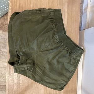 TNA causal khaki shorts